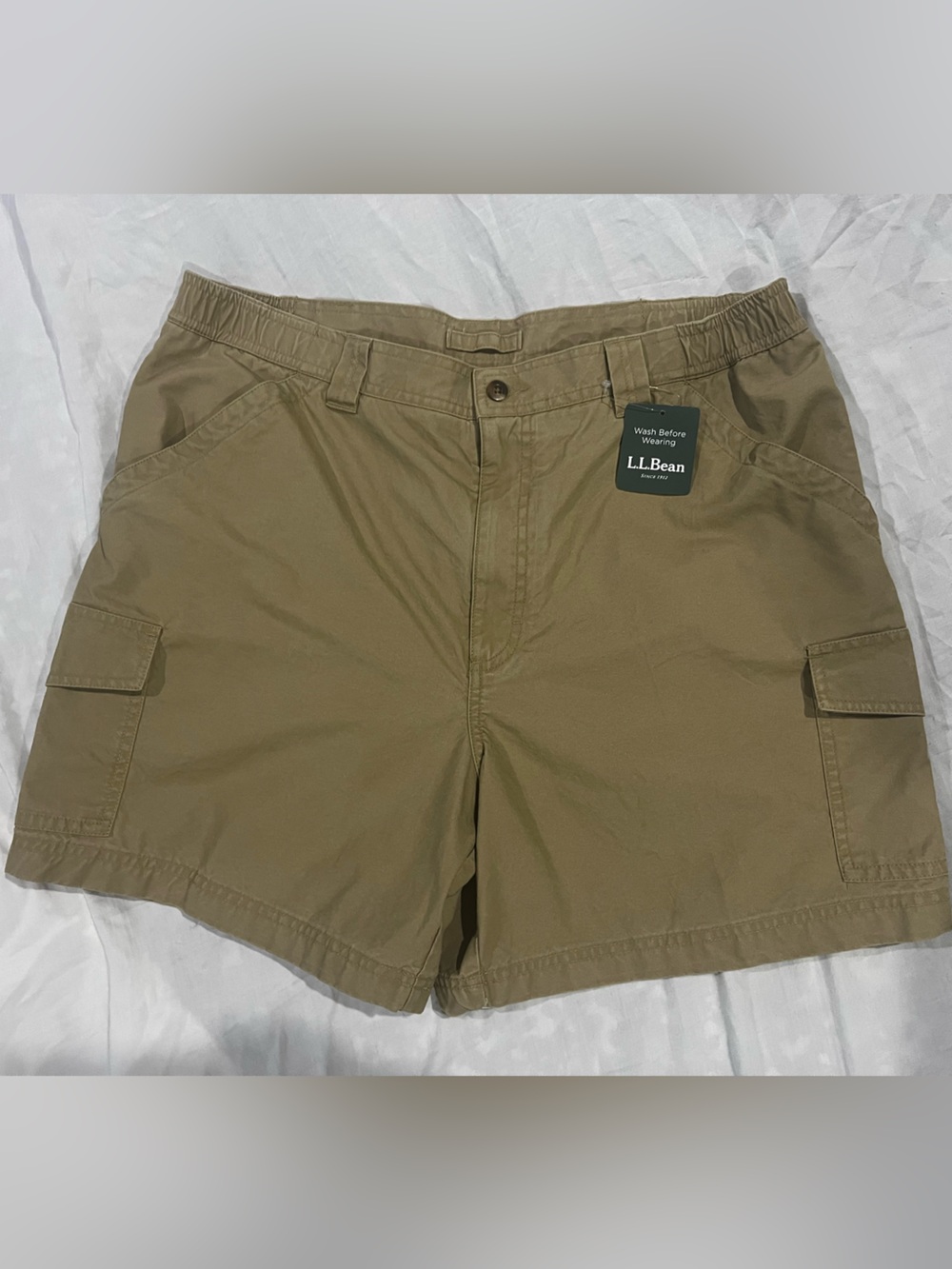 L.L. Bean Men's Khaki Cargo Shorts 38 W